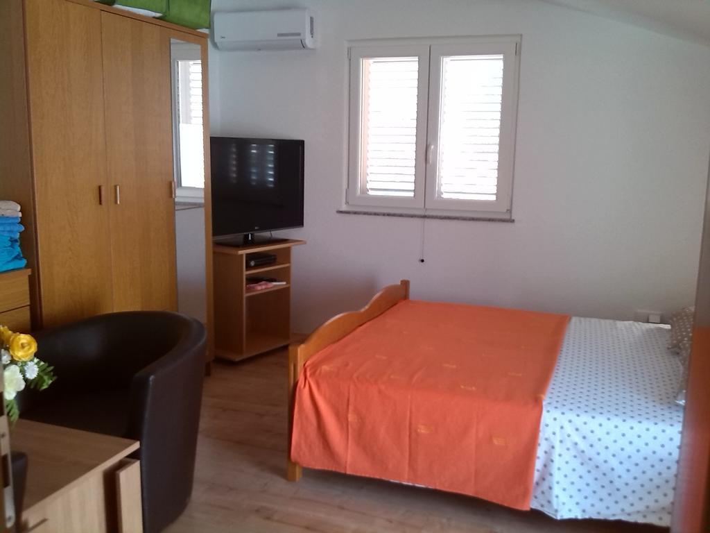 Apartments Batarilo غورني كارين الغرفة الصورة
